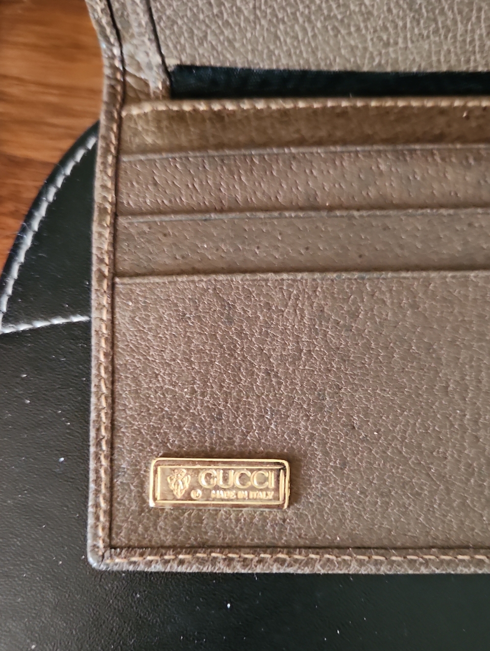 70's Vintage Gucci Wallet - Picture 5 of 9